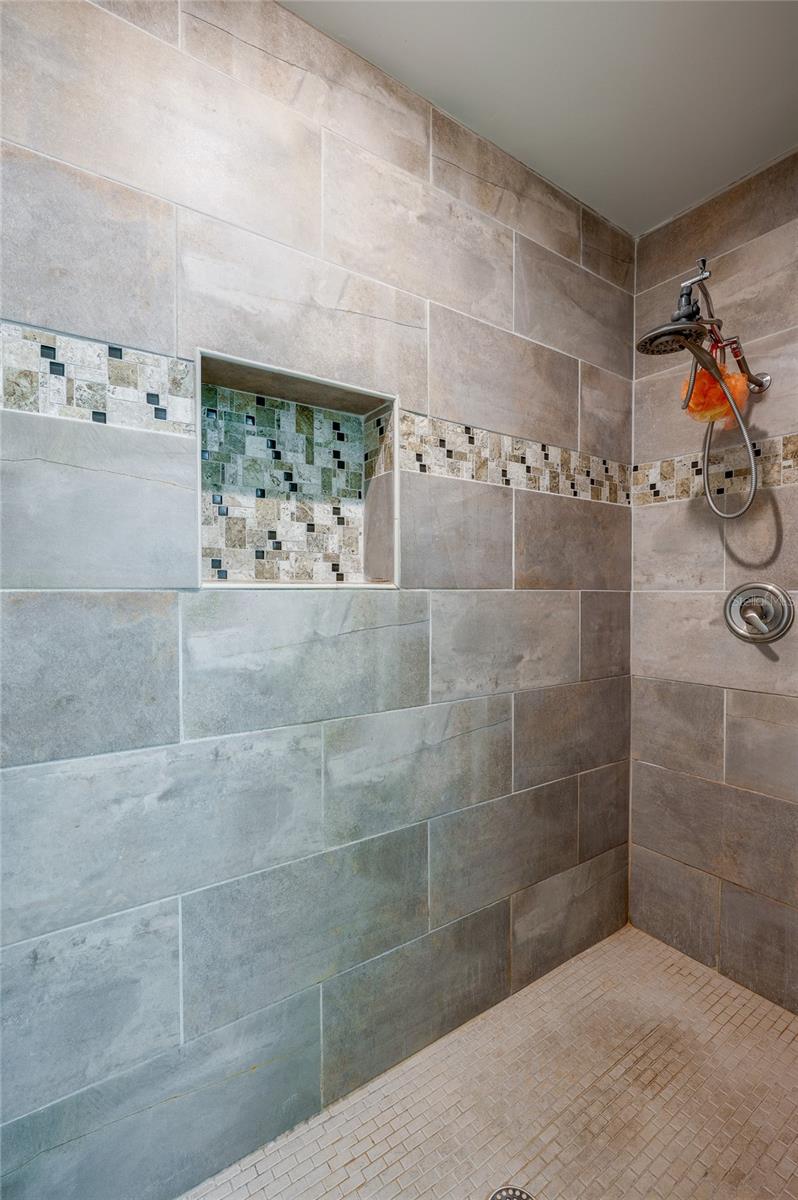 Image 20 of 38 For 5978 Park Ridge Drive