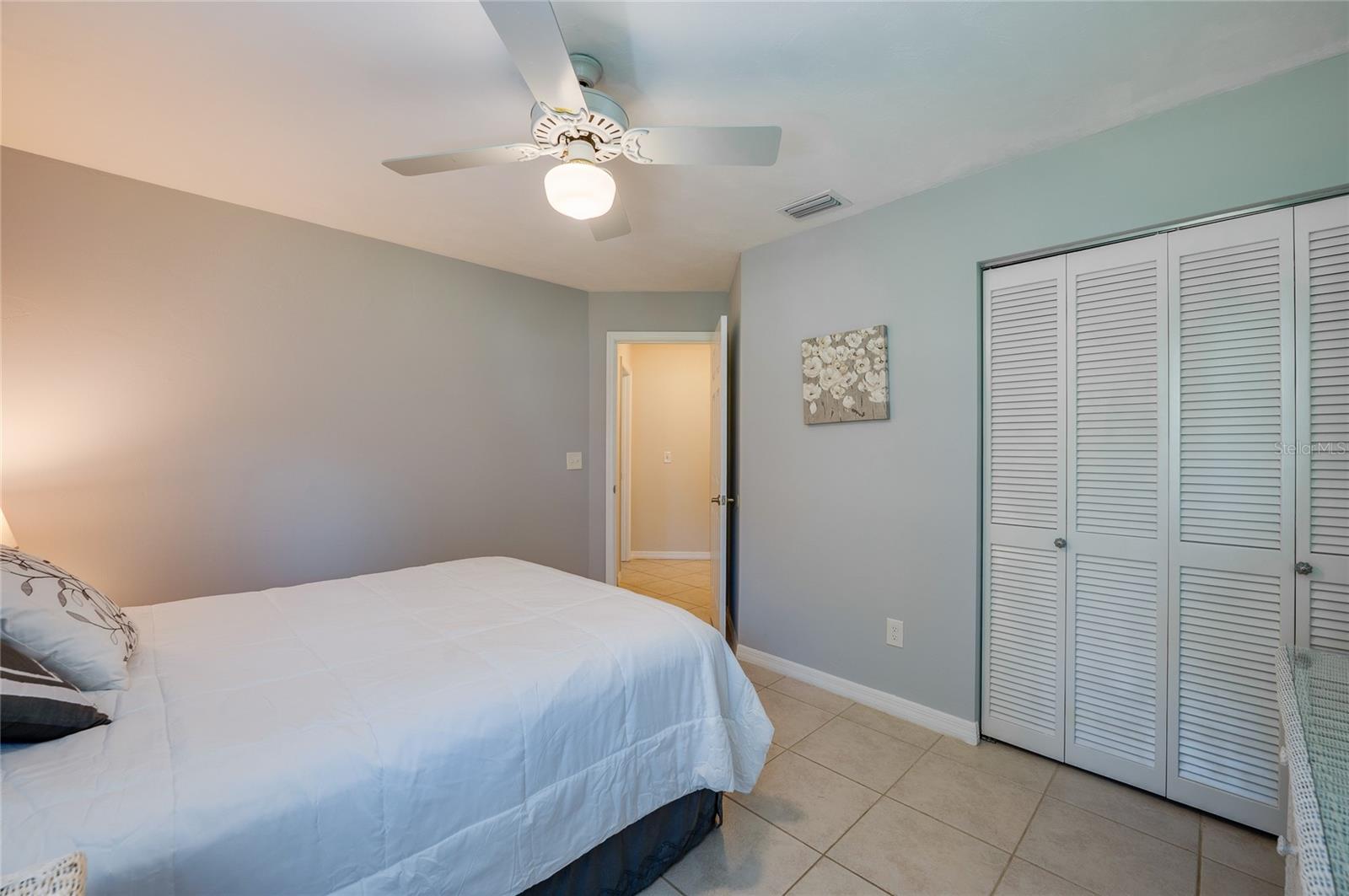 Image 22 of 38 For 5978 Park Ridge Drive