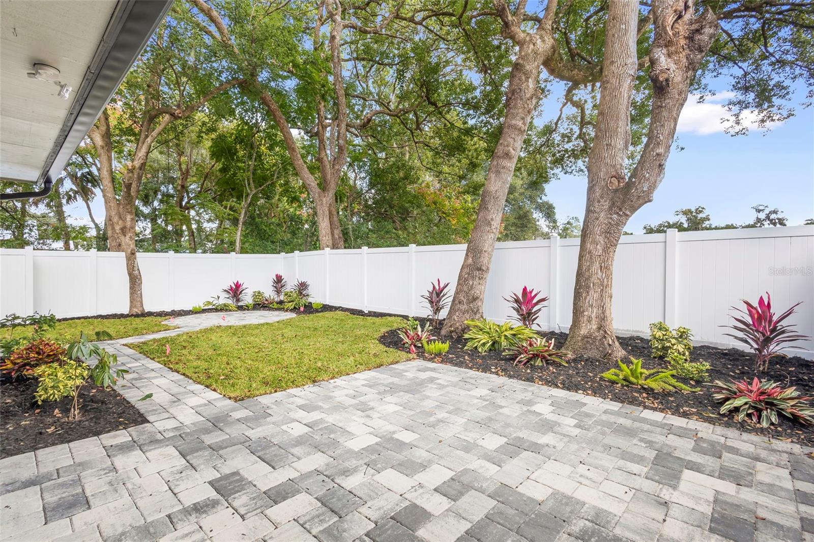 Image 45 of 46 For 805 Clake Street