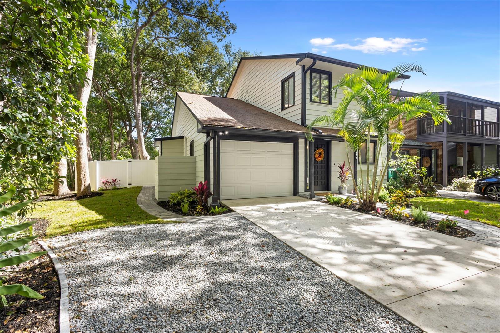 Image 5 of 46 For 805 Clake Street