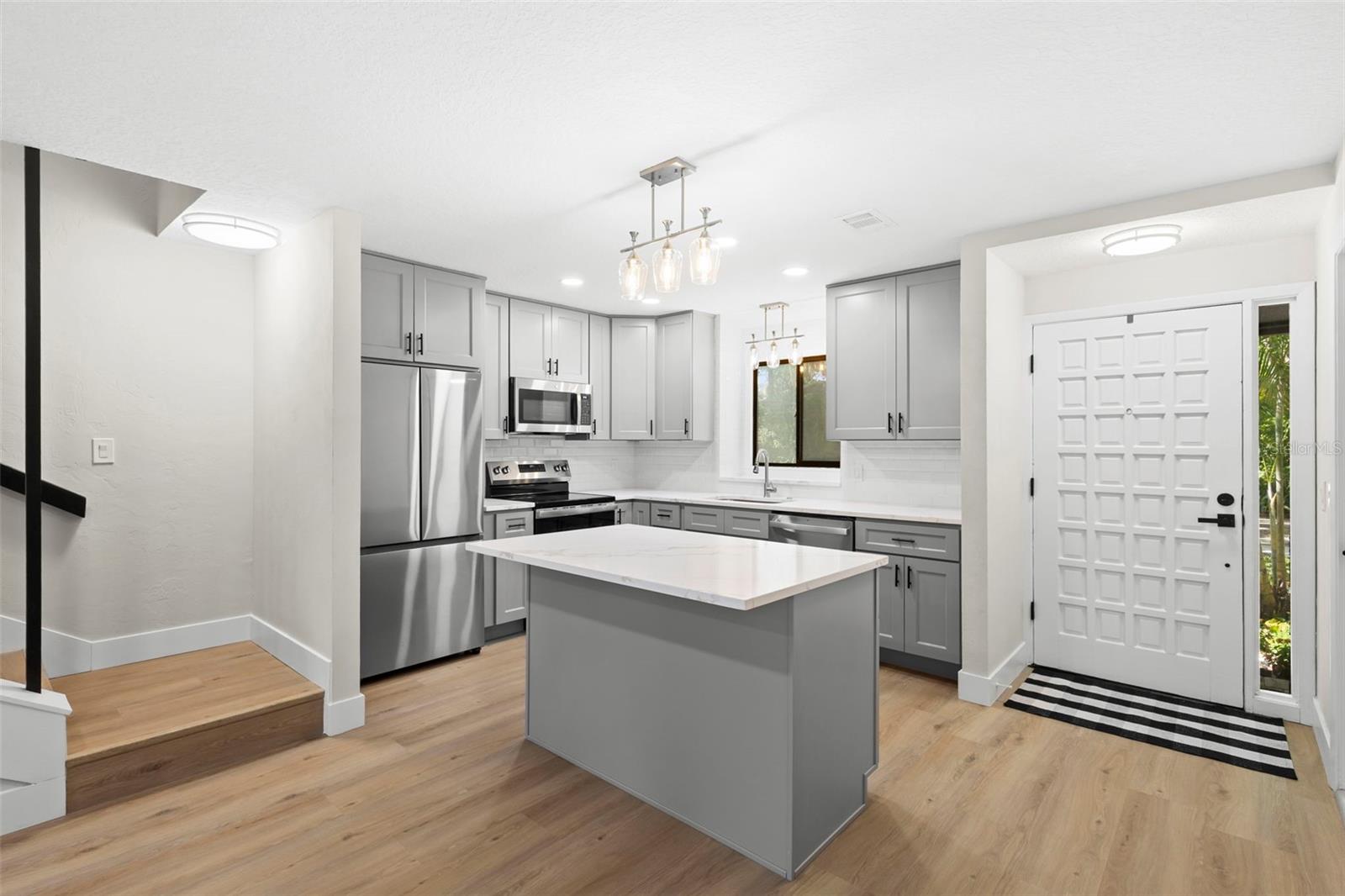 Image 9 of 46 For 805 Clake Street