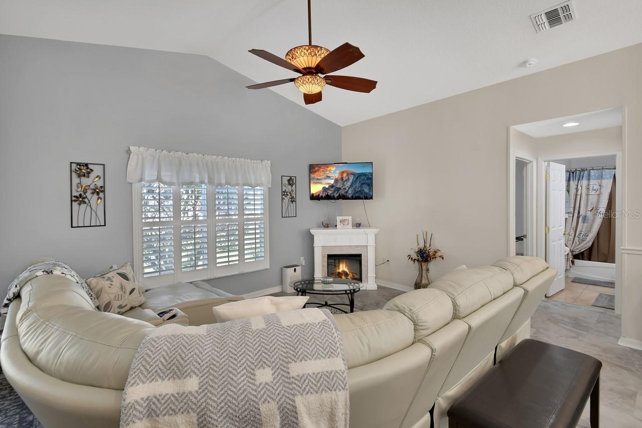 Image 5 of 24 For 209 Shady Lane Drive 63