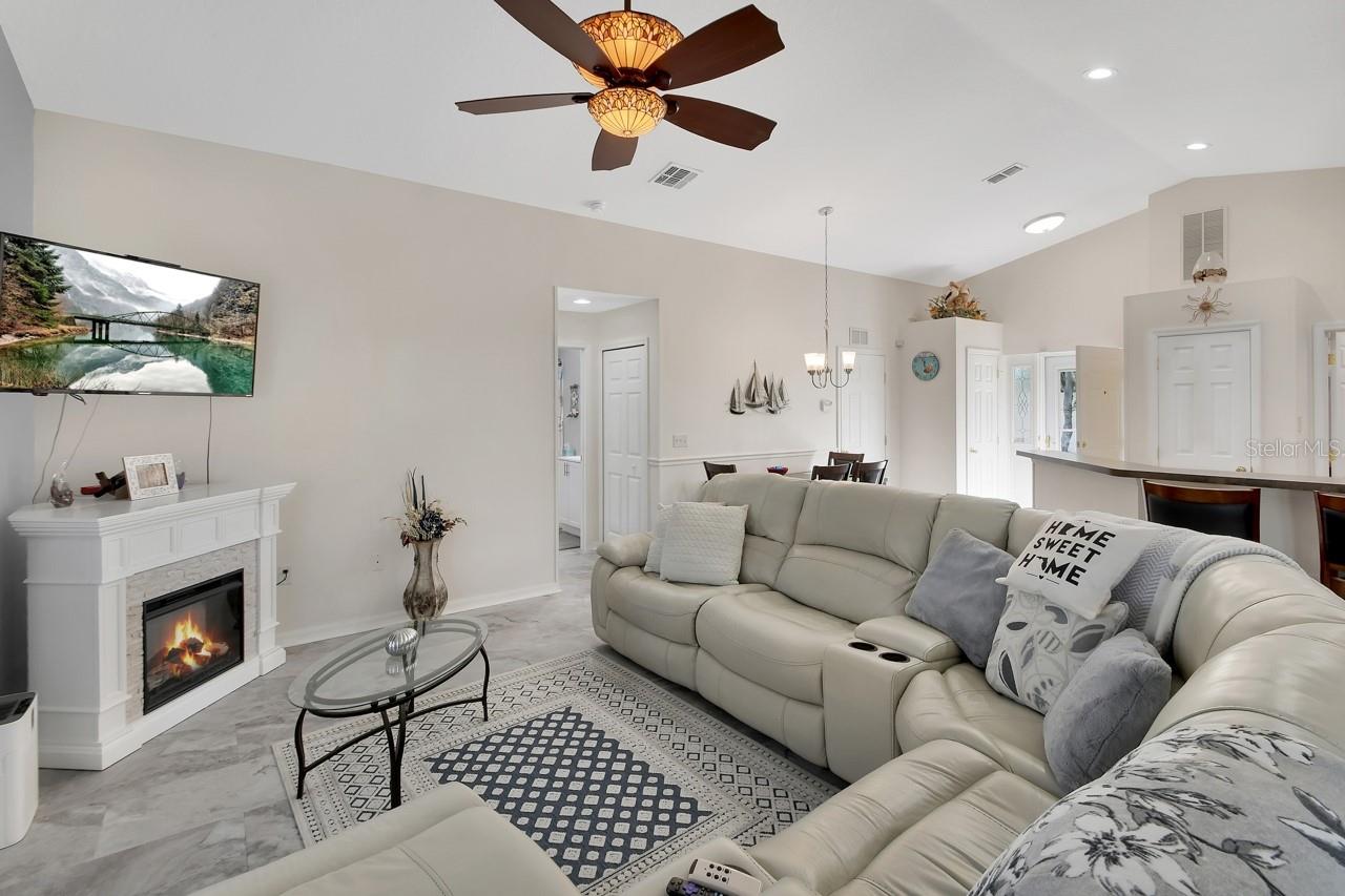 Image 6 of 24 For 209 Shady Lane Drive 63