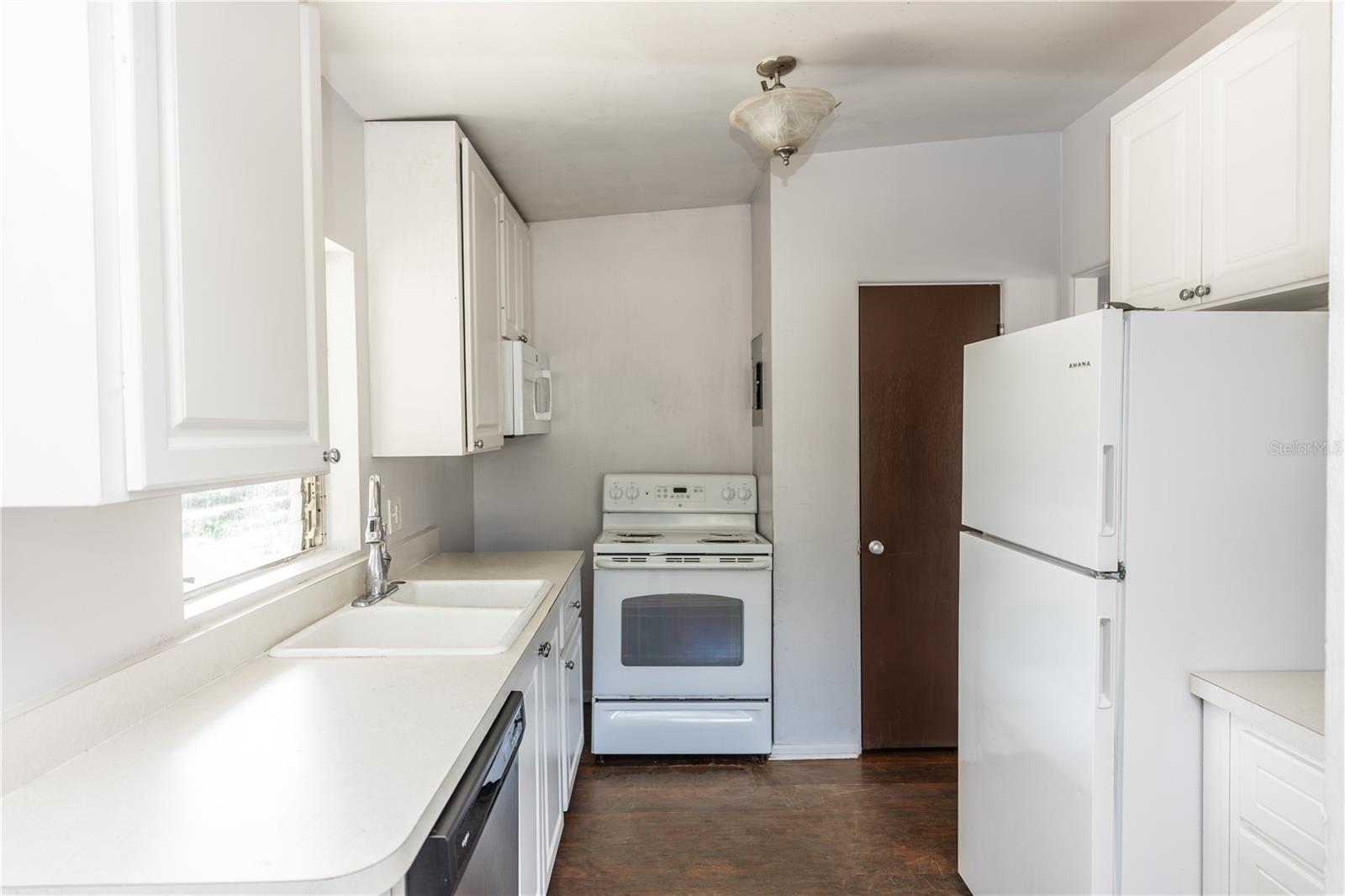 Image 12 of 21 For 4726 Abaca Street