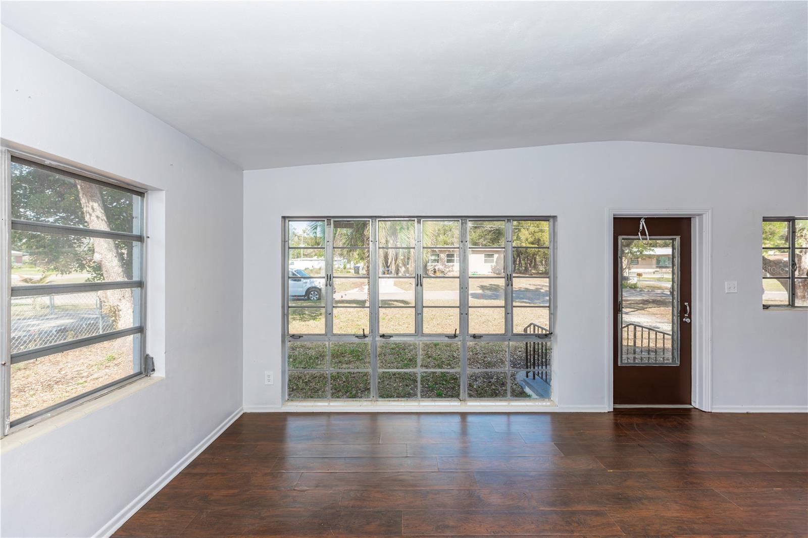 Image 4 of 21 For 4726 Abaca Street