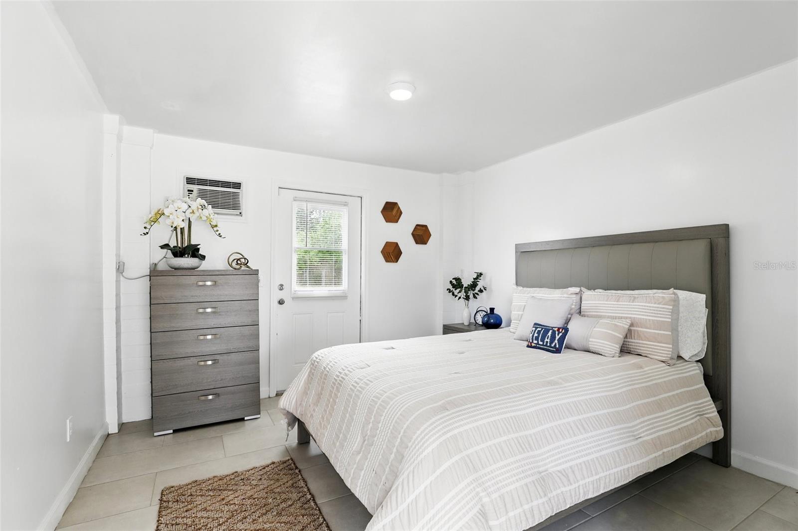 Image 19 of 24 For 104 Hester Avenue