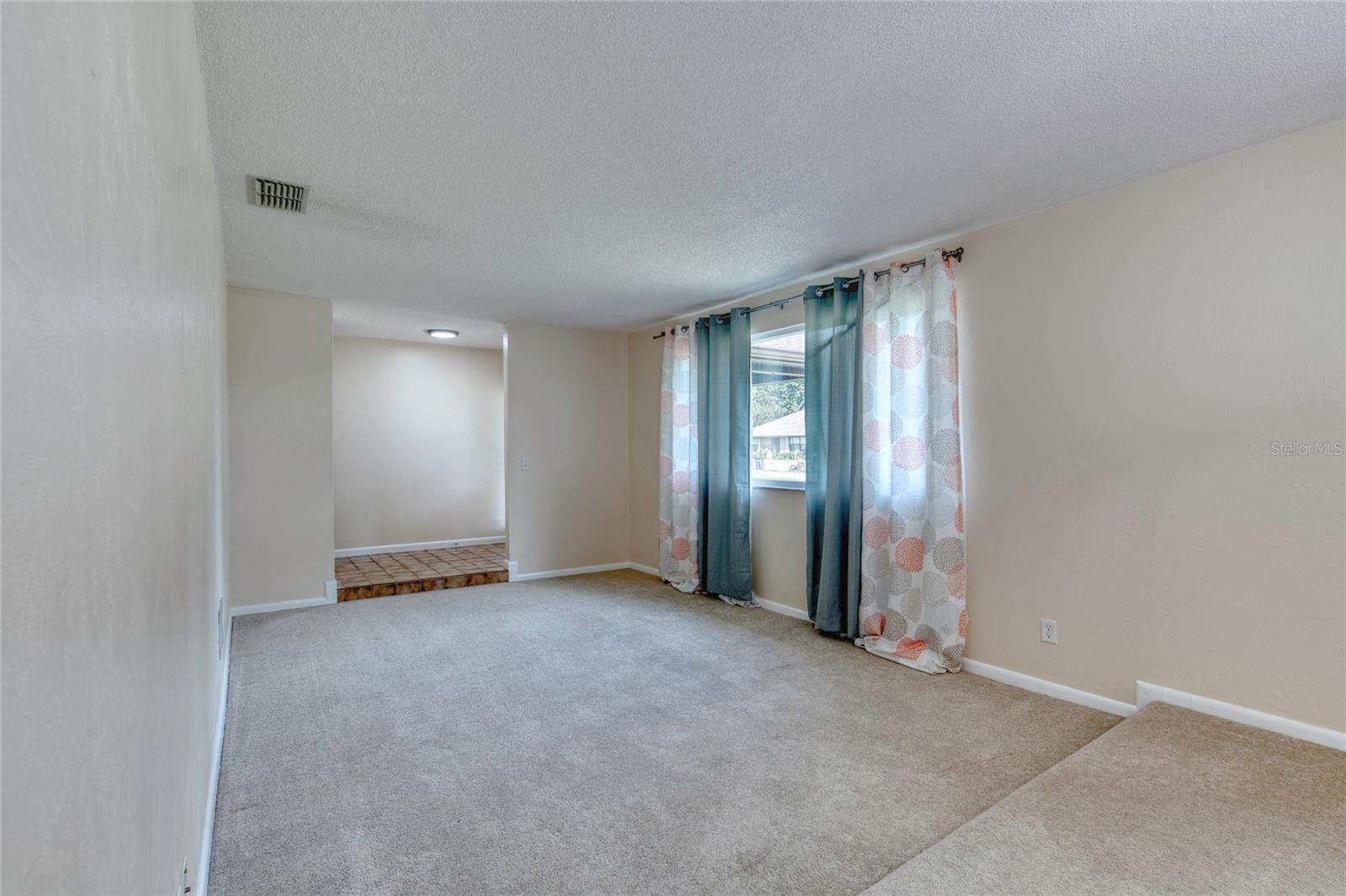 Image 10 of 62 For 63 Sycamore Circle