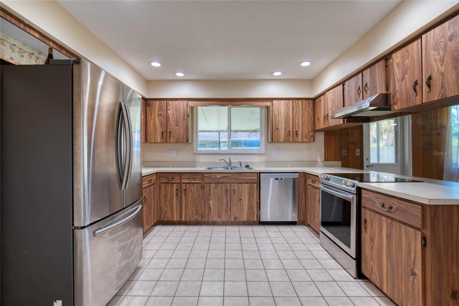 Image 18 of 62 For 63 Sycamore Circle