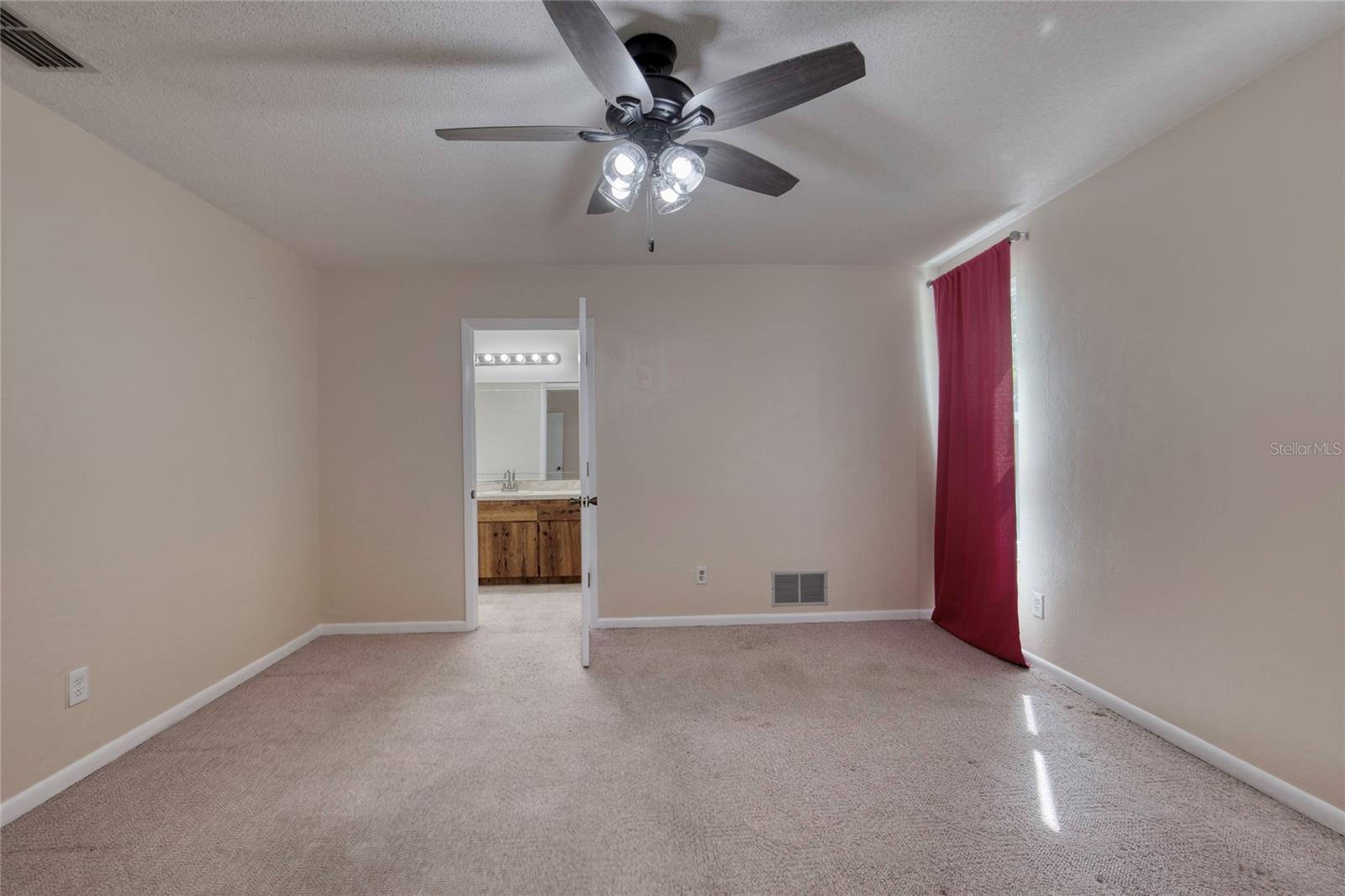 Image 22 of 62 For 63 Sycamore Circle