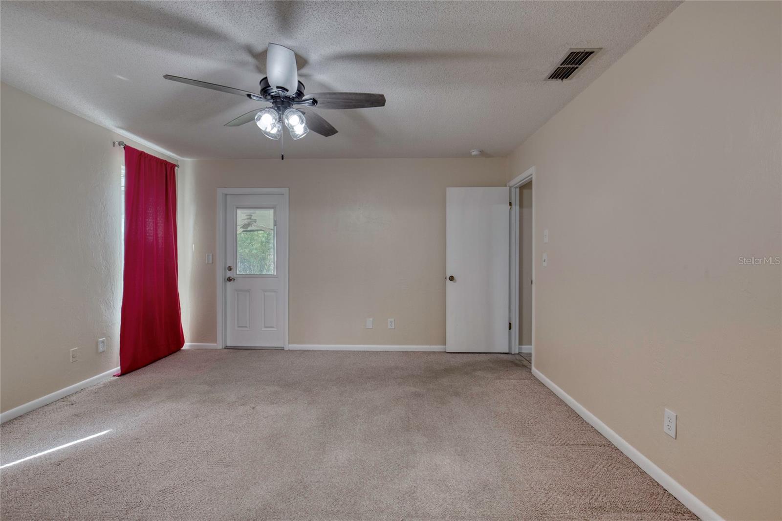 Image 23 of 62 For 63 Sycamore Circle