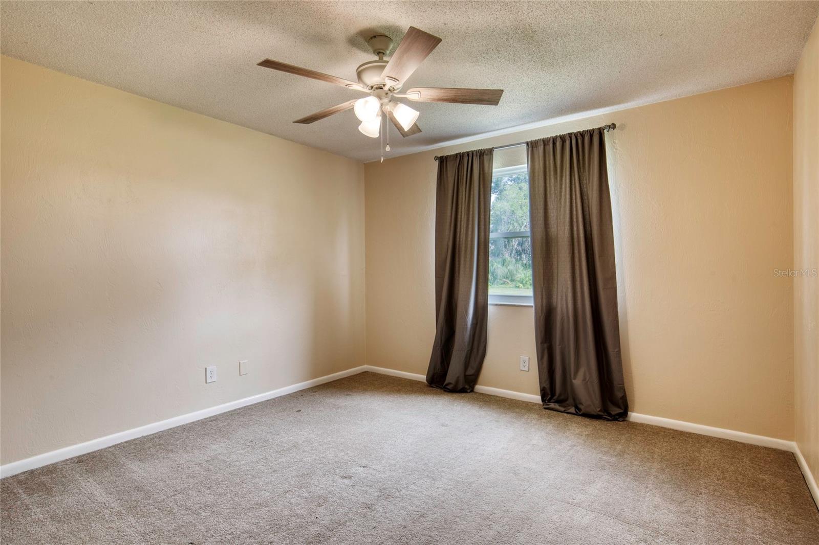 Image 29 of 62 For 63 Sycamore Circle