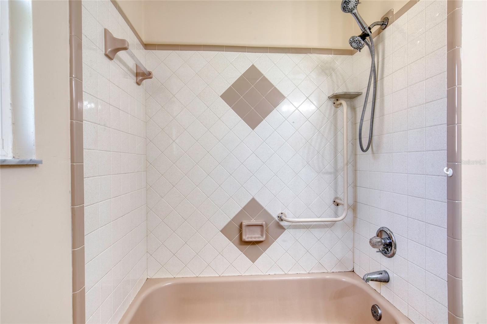 Image 32 of 62 For 63 Sycamore Circle