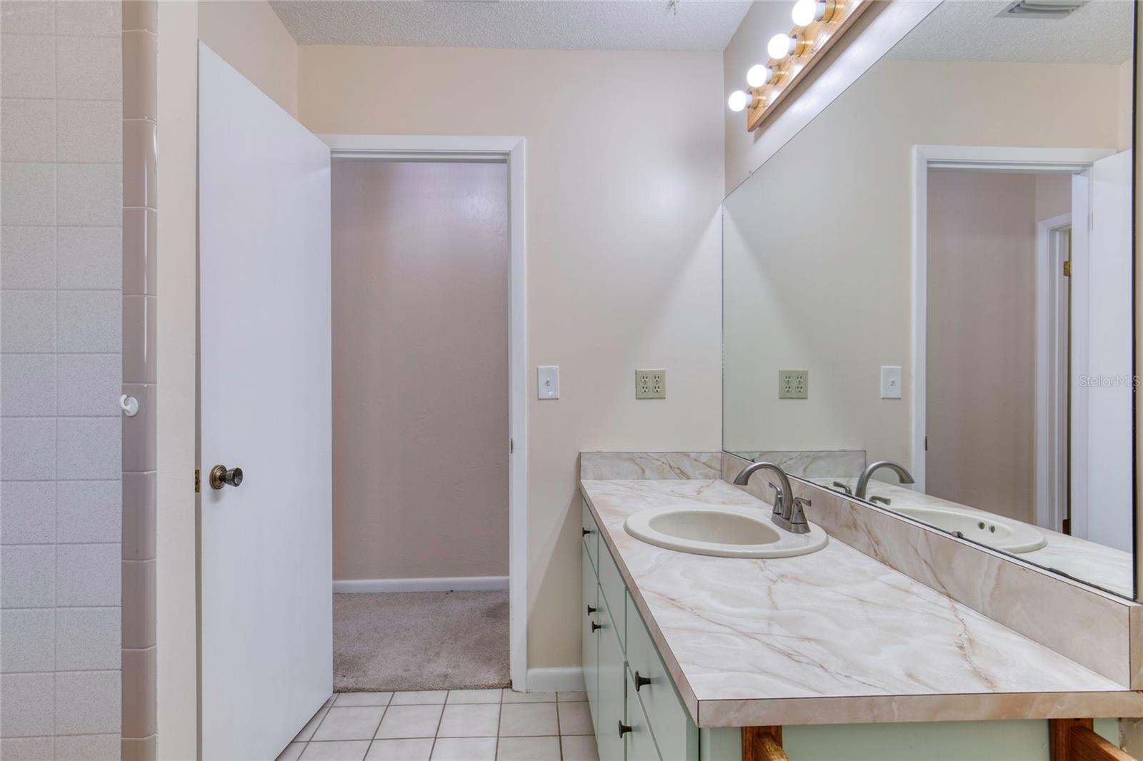 Image 33 of 62 For 63 Sycamore Circle