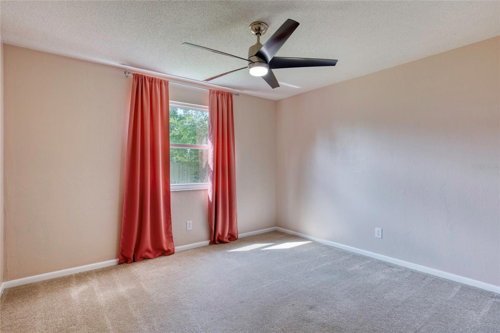 Image 34 of 62 For 63 Sycamore Circle