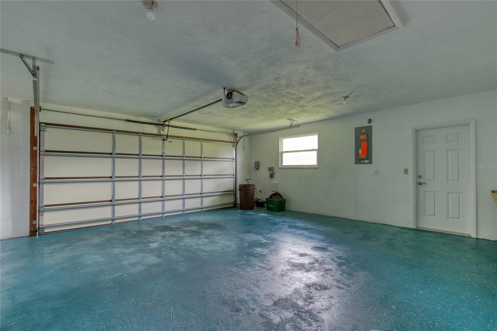 Image 38 of 62 For 63 Sycamore Circle