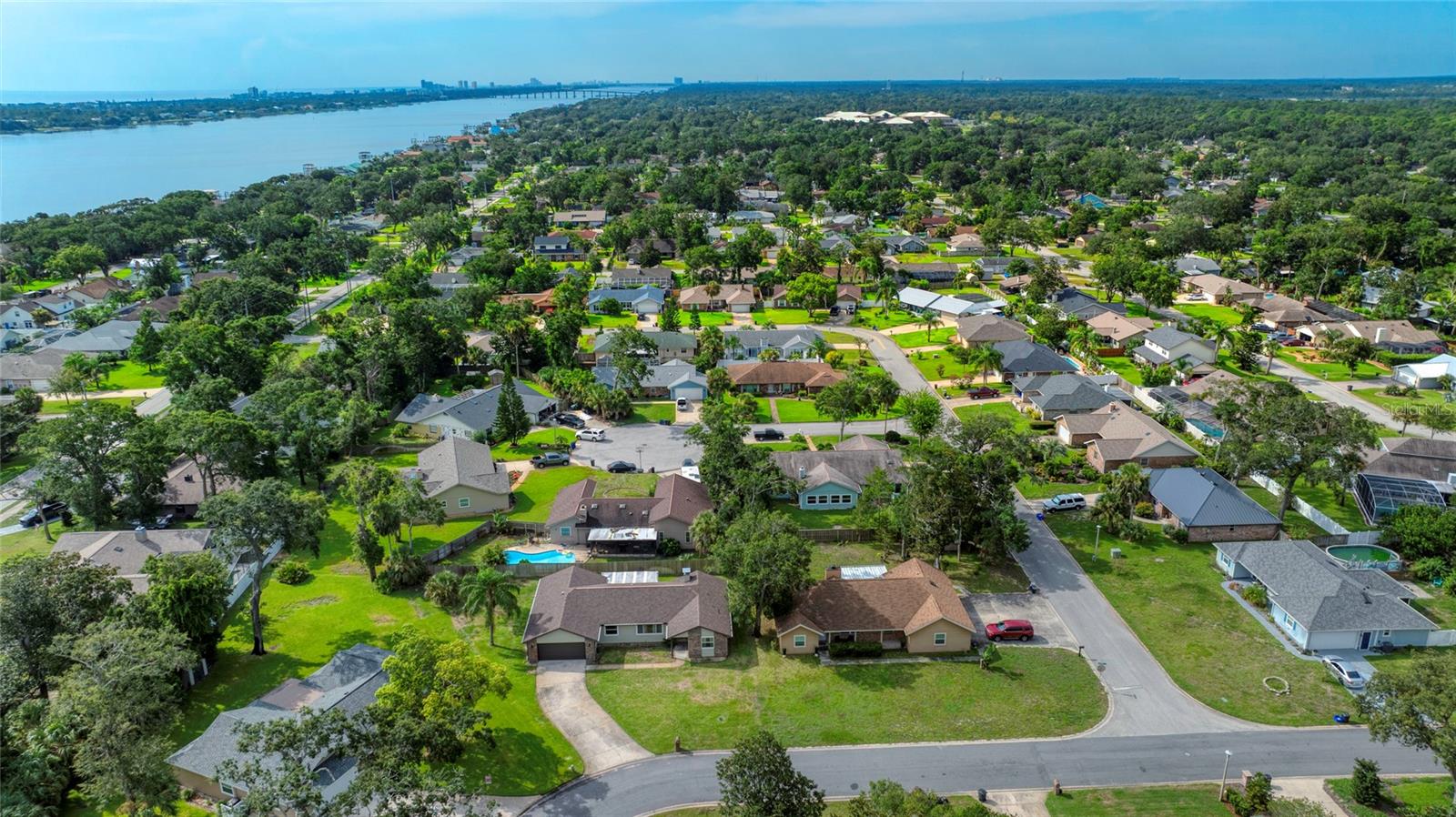 Image 49 of 62 For 63 Sycamore Circle