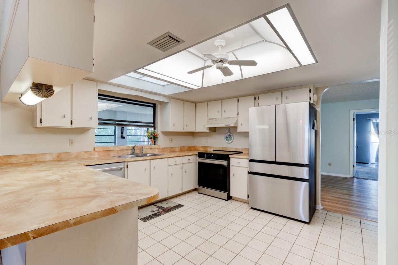 Image 13 of 33 For 96 Beechwood Lane