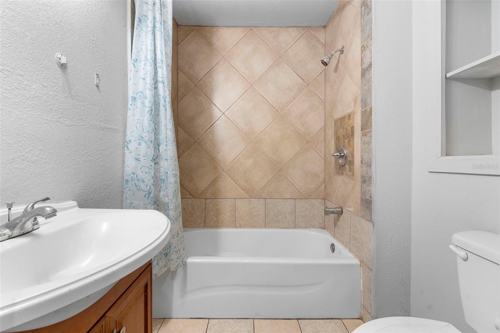 Image 10 of 11 For 5330 Park Avenue