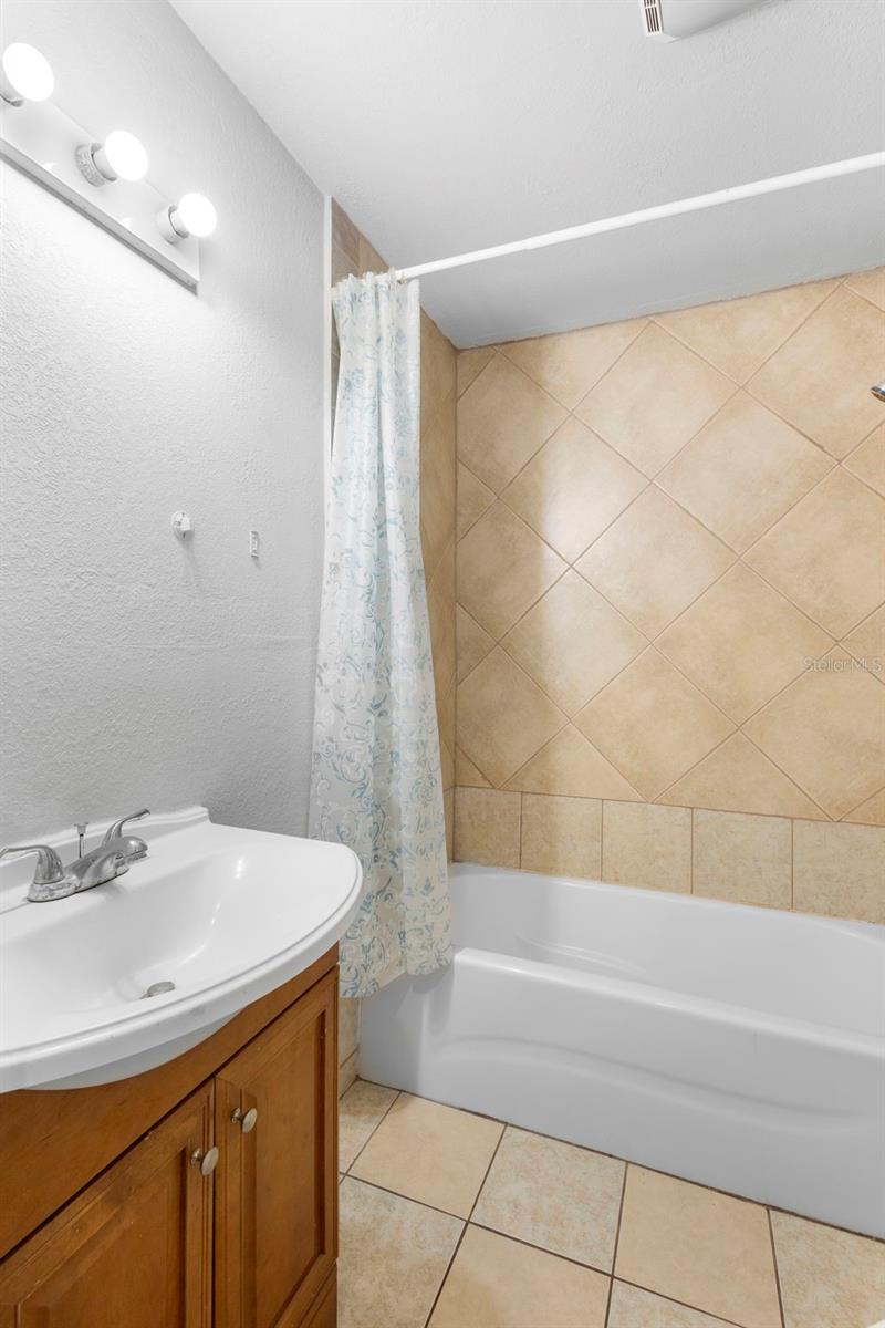 Image 11 of 11 For 5330 Park Avenue