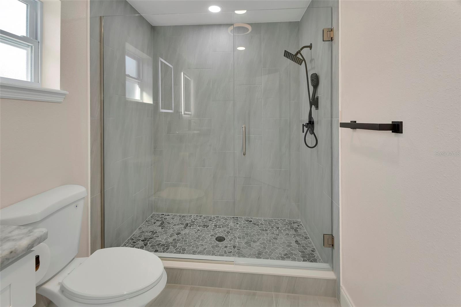 Image 18 of 32 For 704 Cedar Street