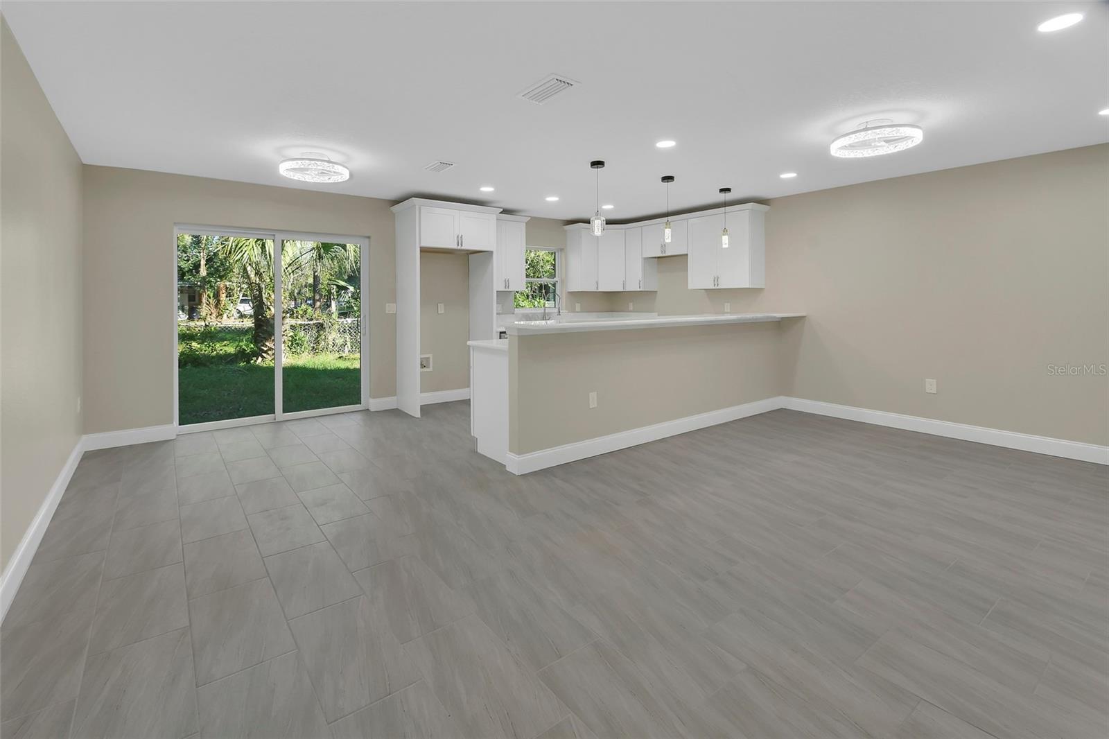 Image 2 of 32 For 704 Cedar Street