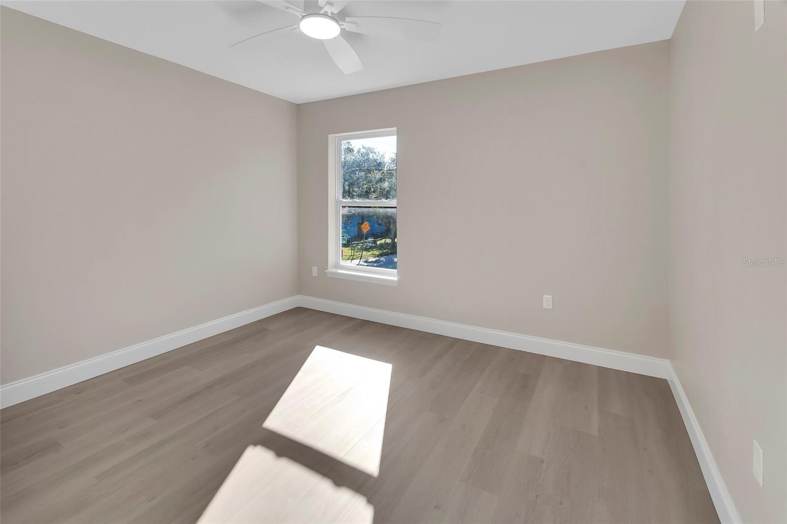 Image 23 of 32 For 704 Cedar Street