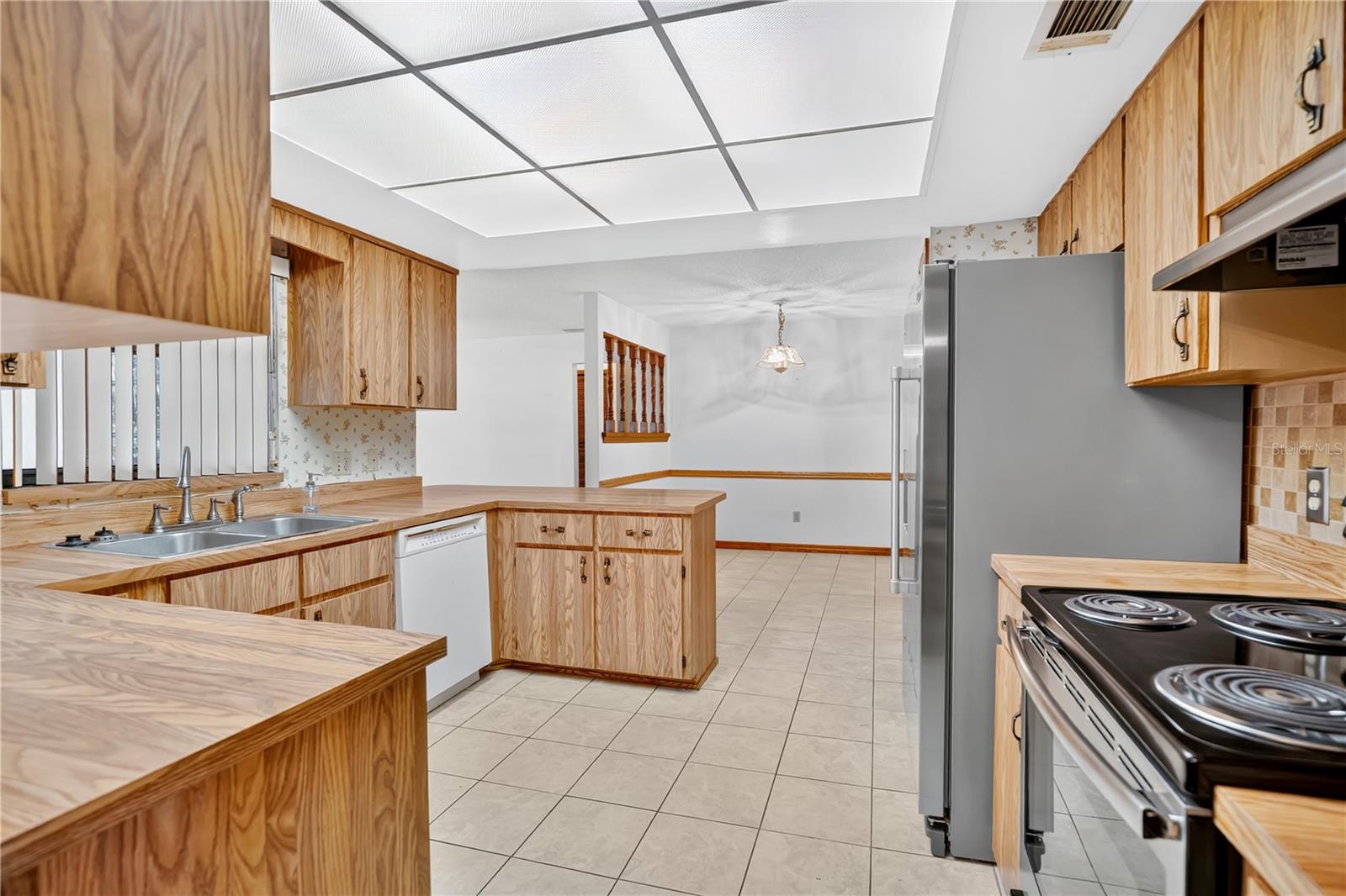 Image 8 of 33 For 912 Sylva Avenue