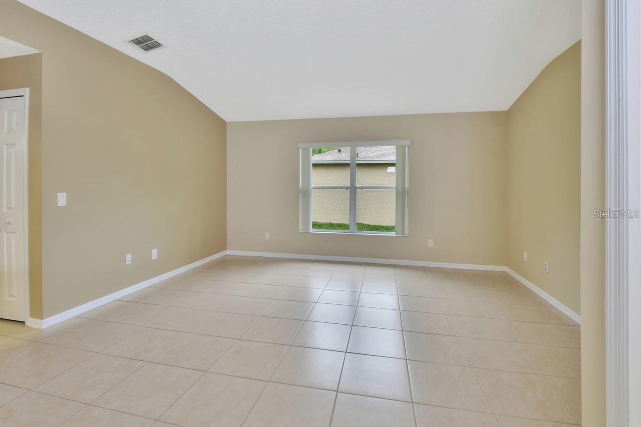 Image 10 of 31 For 1300 Benton Lake Drive E