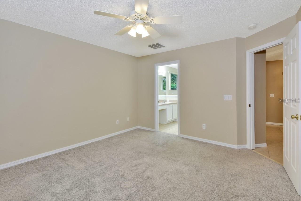 Image 18 of 31 For 1300 Benton Lake Drive E