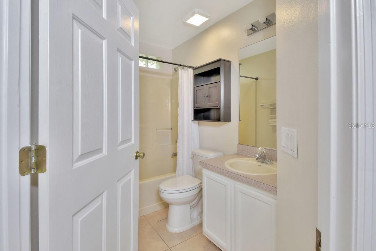 Image 23 of 31 For 1300 Benton Lake Drive E