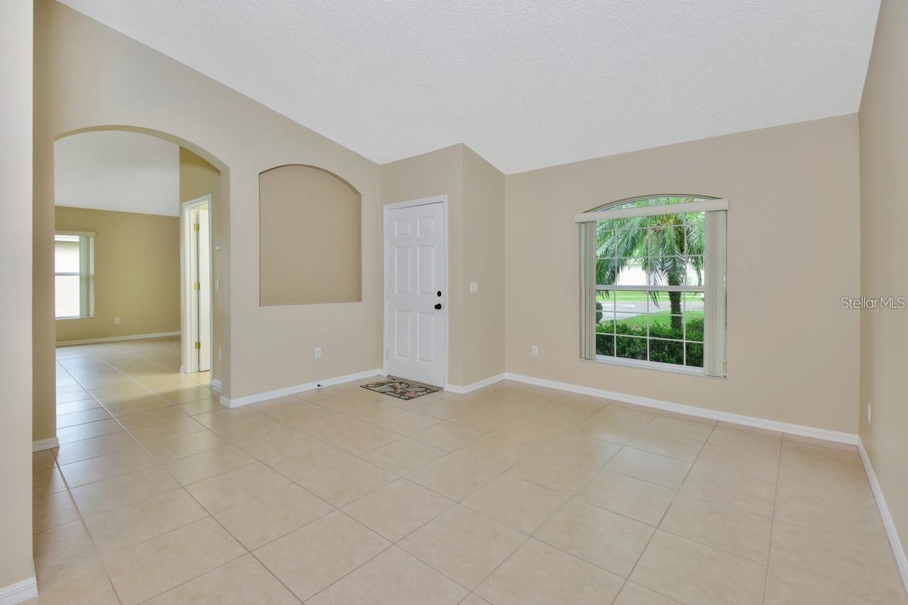 Image 5 of 31 For 1300 Benton Lake Drive E