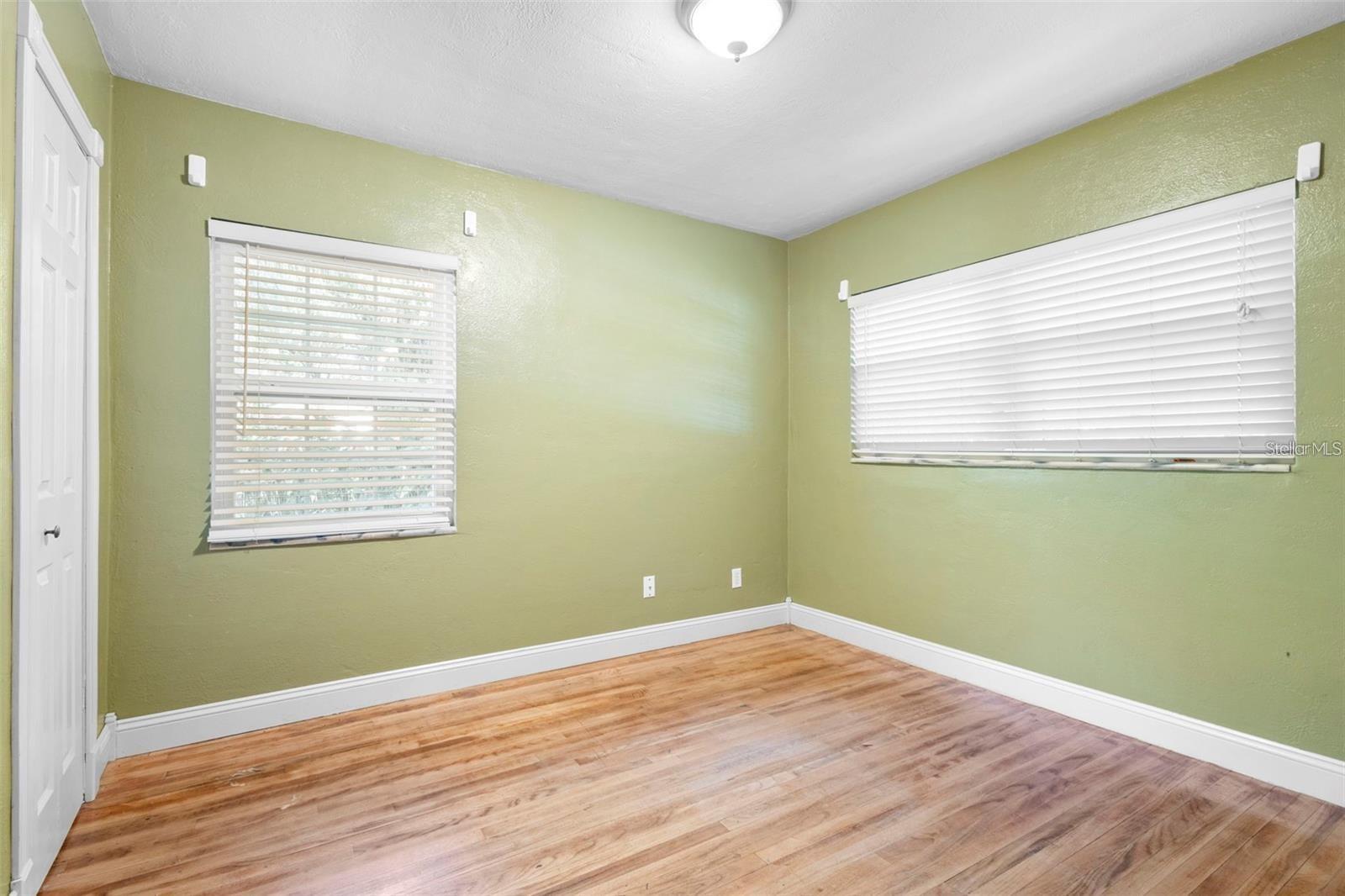 Image 16 of 38 For 611 Garfield Avenue