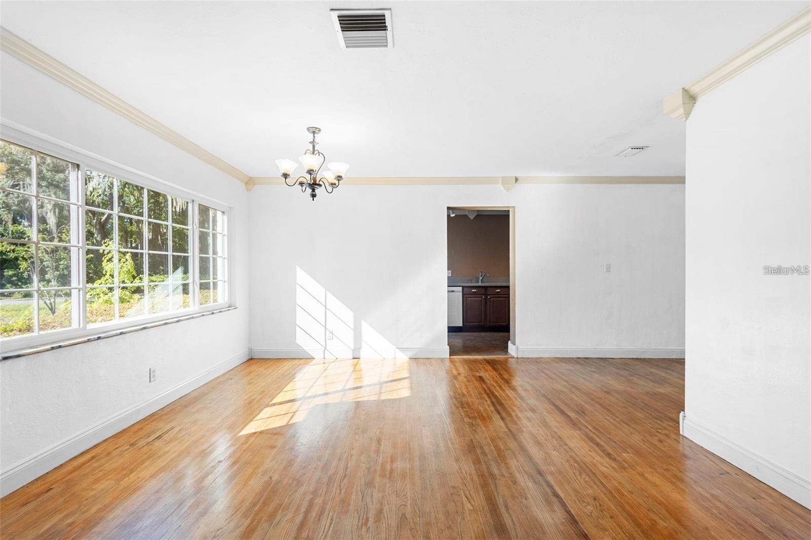 Image 5 of 38 For 611 Garfield Avenue