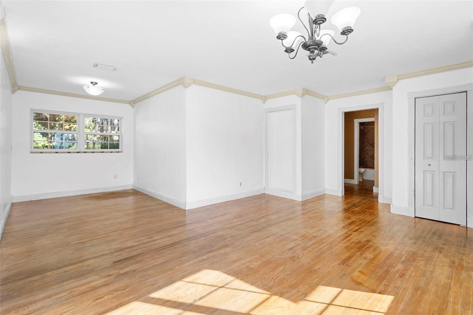 Image 9 of 38 For 611 Garfield Avenue