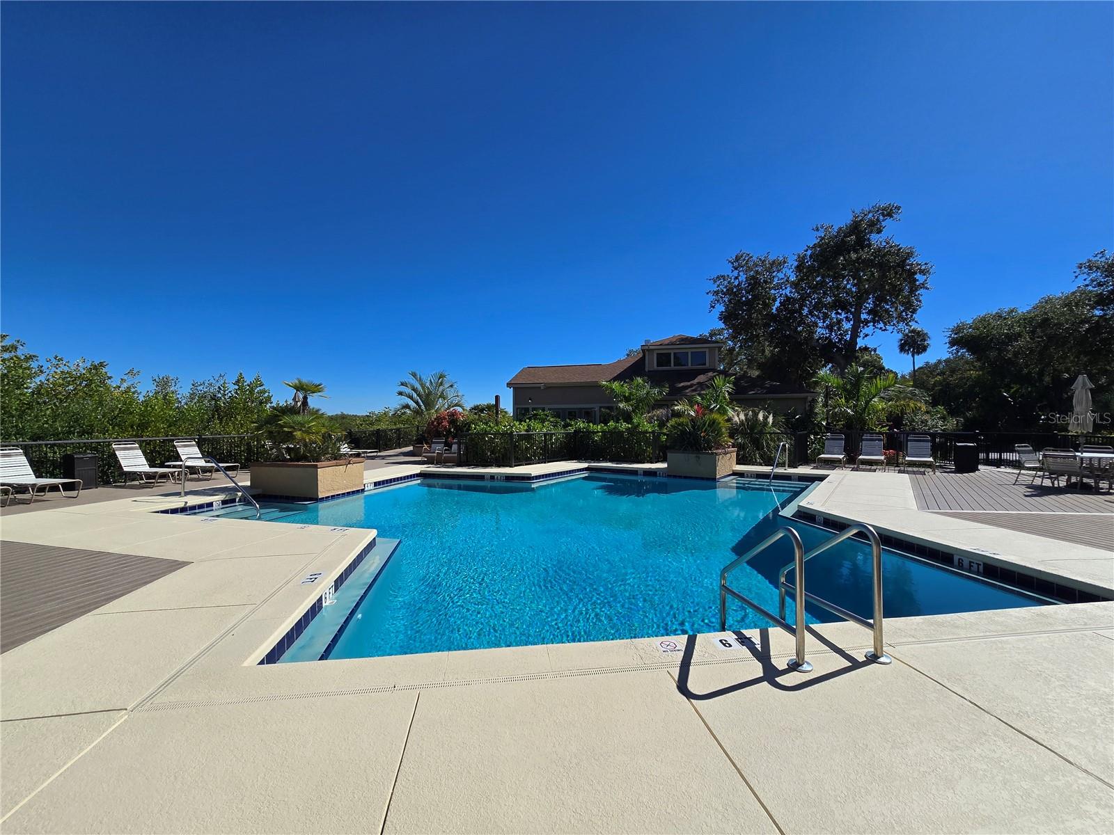 Image 13 of 26 For 1401 Palmetto Avenue 809