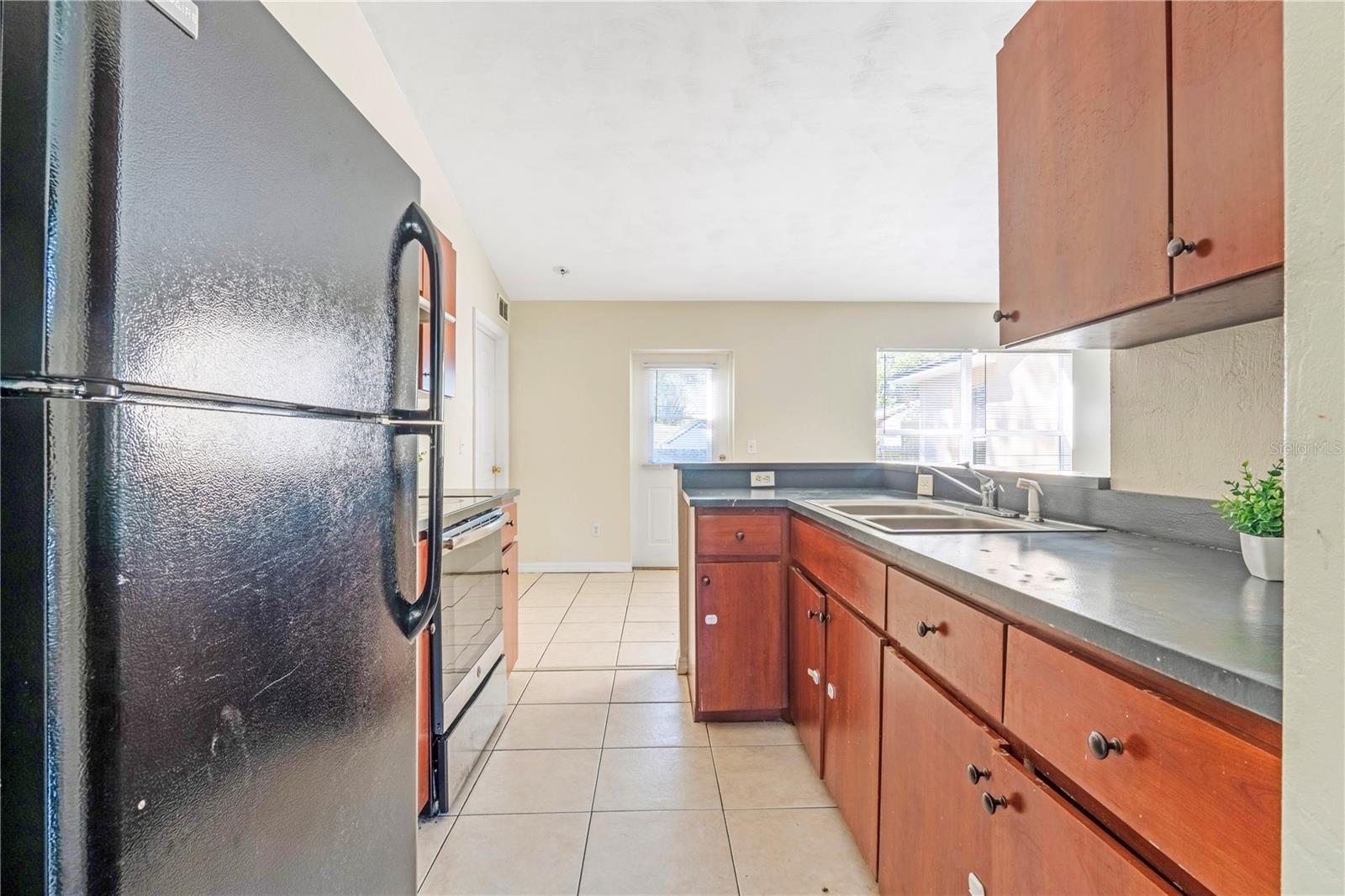 Image 10 of 31 For 816 Grove Avenue