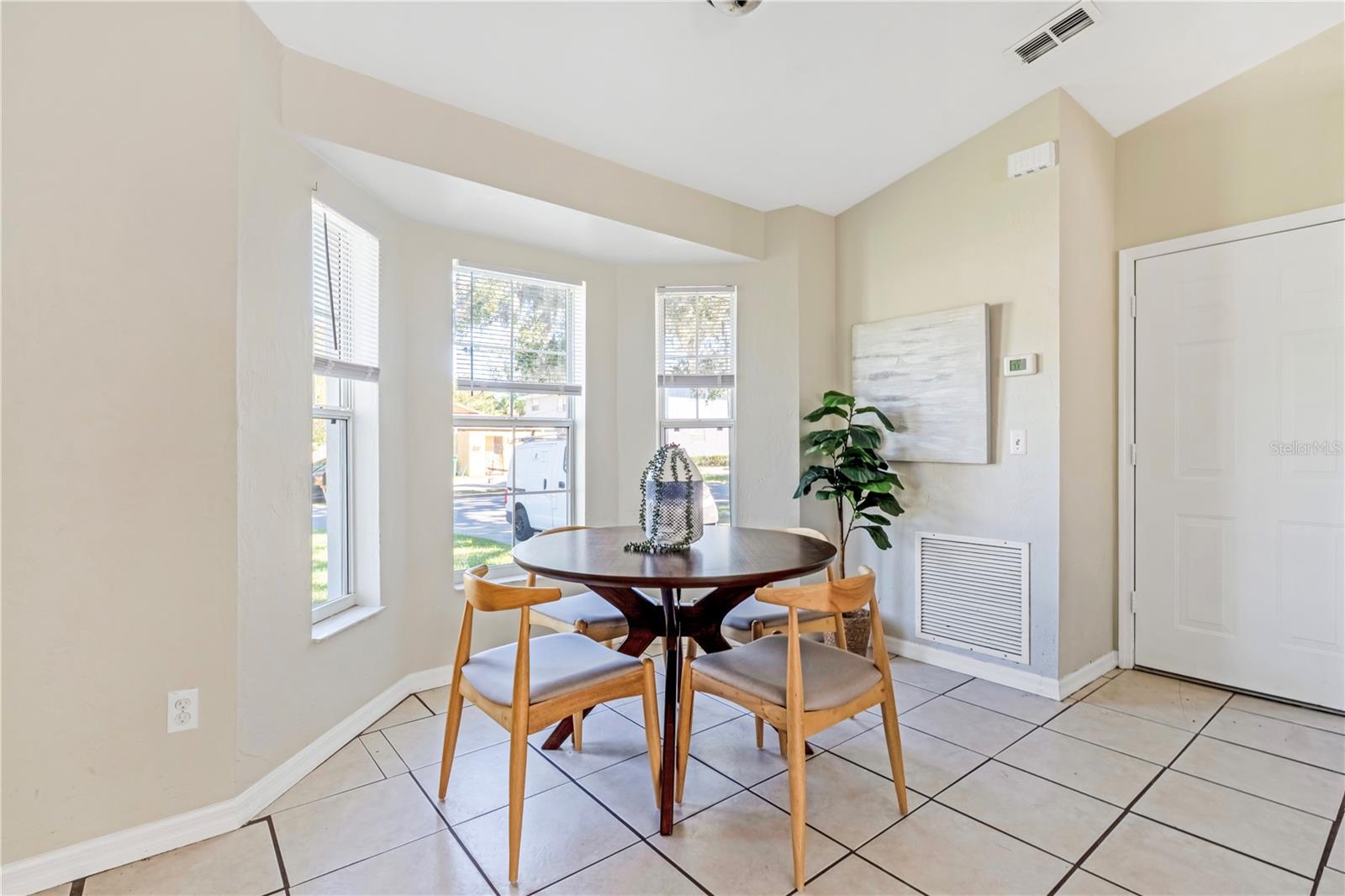 Image 14 of 31 For 816 Grove Avenue