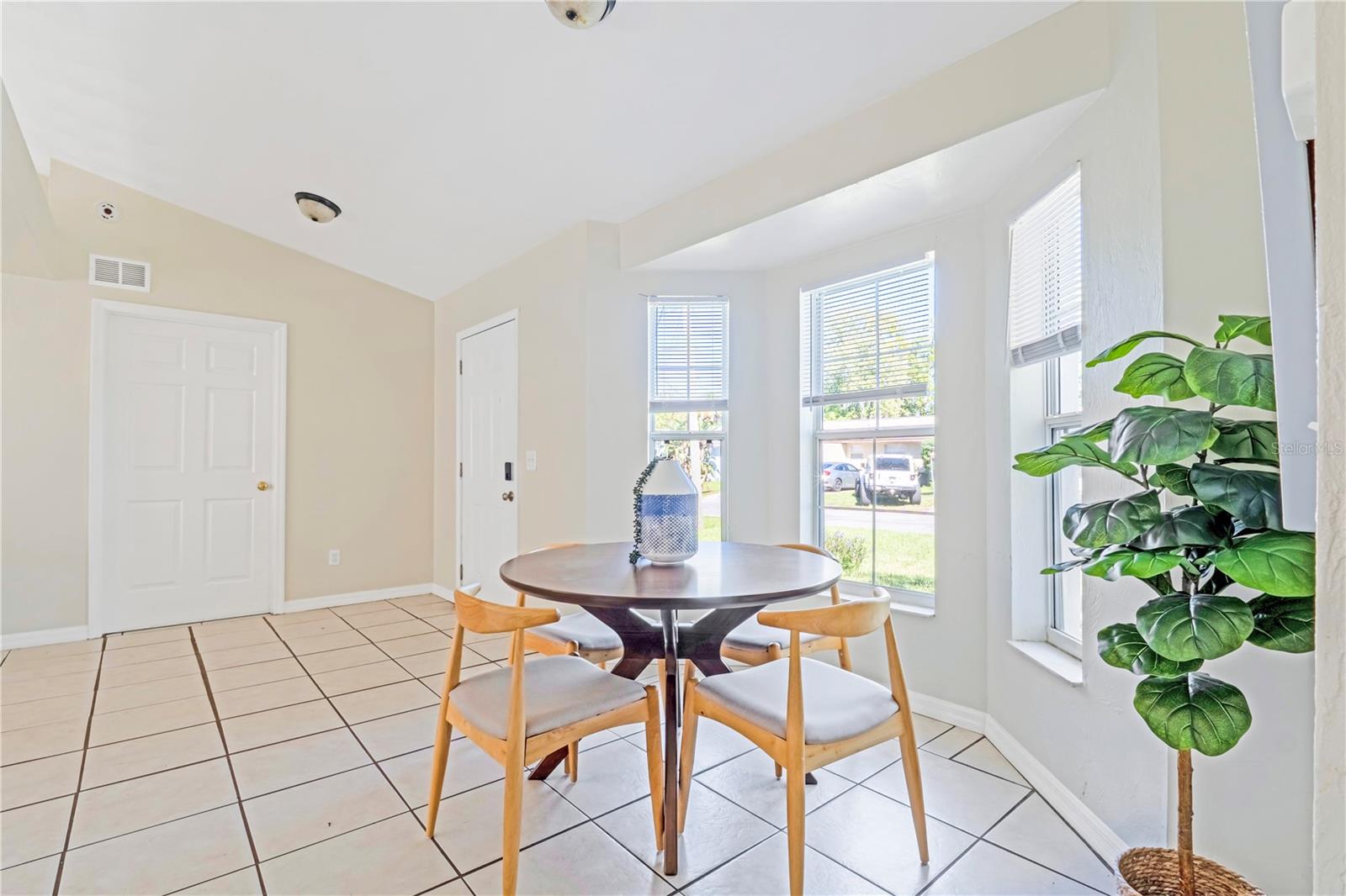 Image 15 of 31 For 816 Grove Avenue