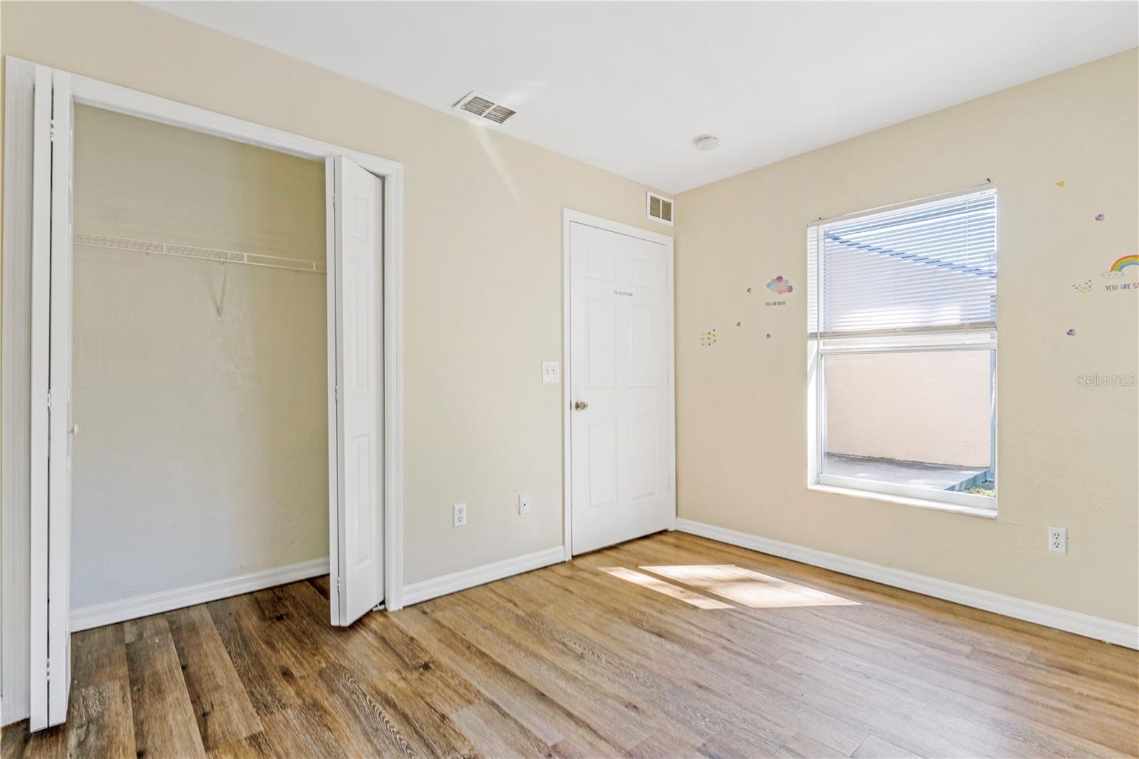 Image 16 of 31 For 816 Grove Avenue