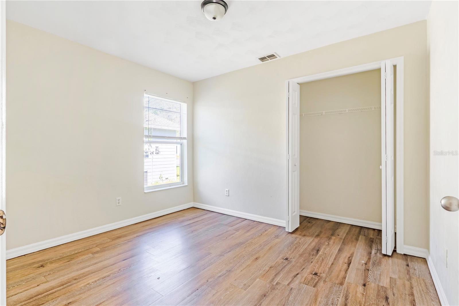 Image 21 of 31 For 816 Grove Avenue