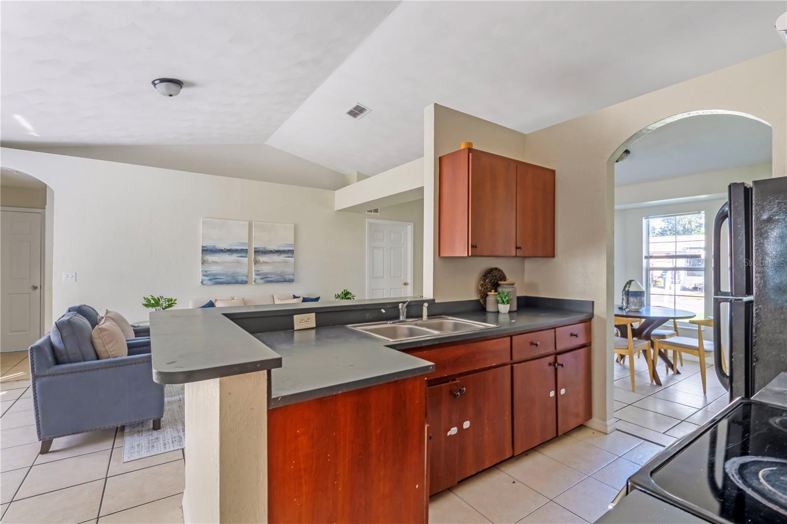 Image 8 of 31 For 816 Grove Avenue