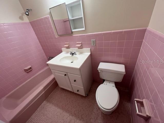 Image 9 of 27 For 673 Merrimac Street