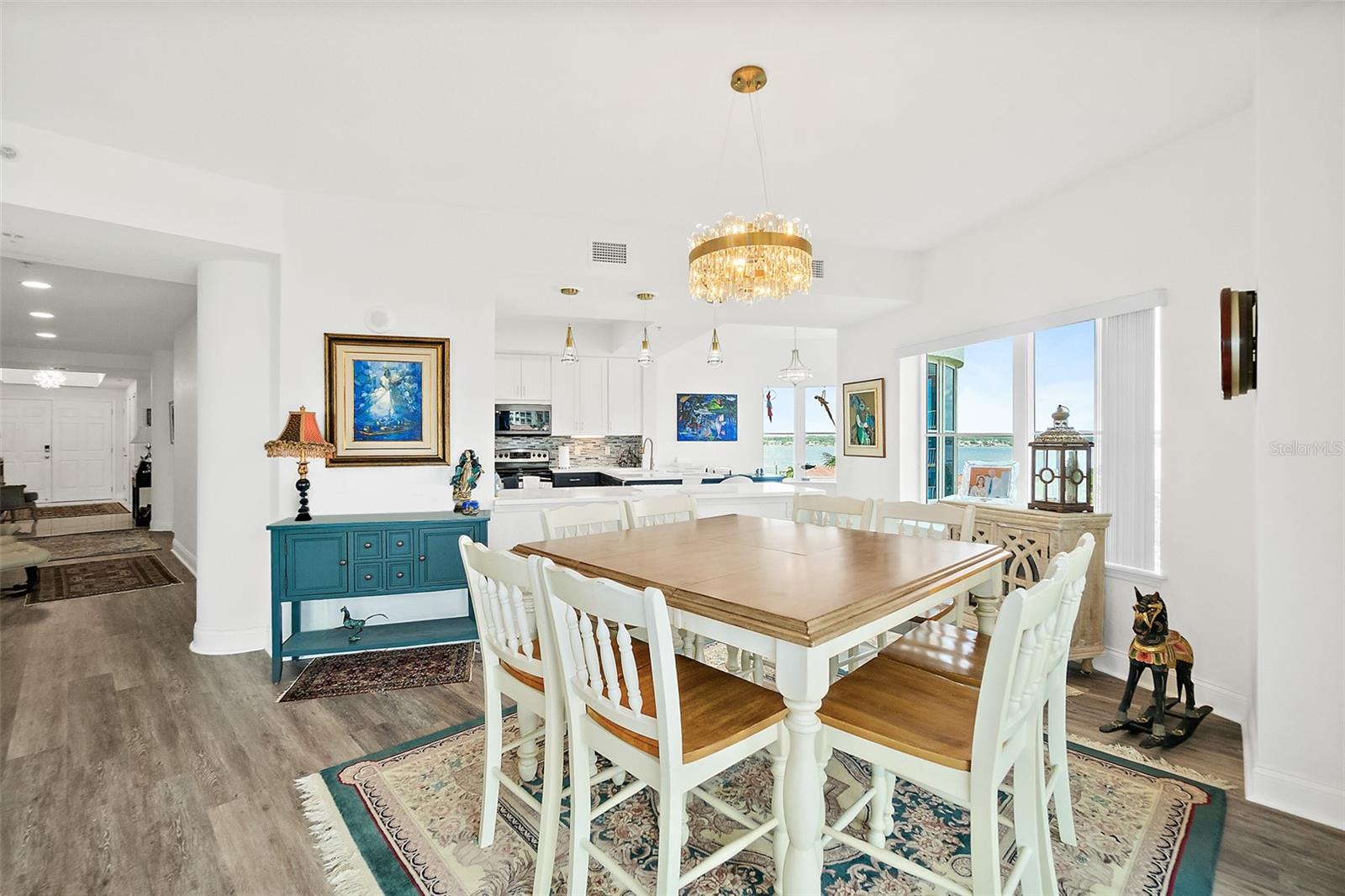 Image 12 of 59 For 2 Oceans West Boulevard 606