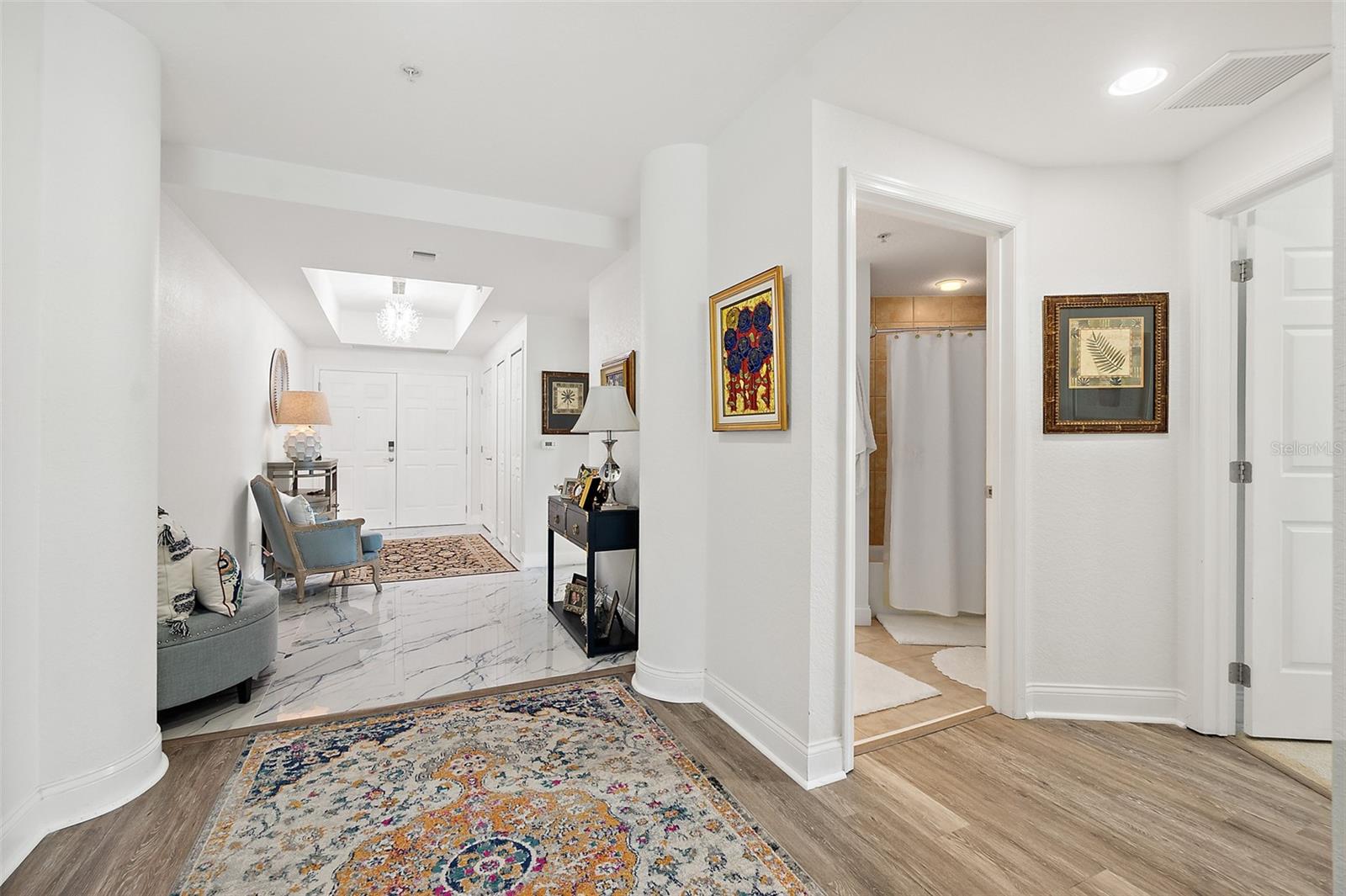 Image 32 of 59 For 2 Oceans West Boulevard 606