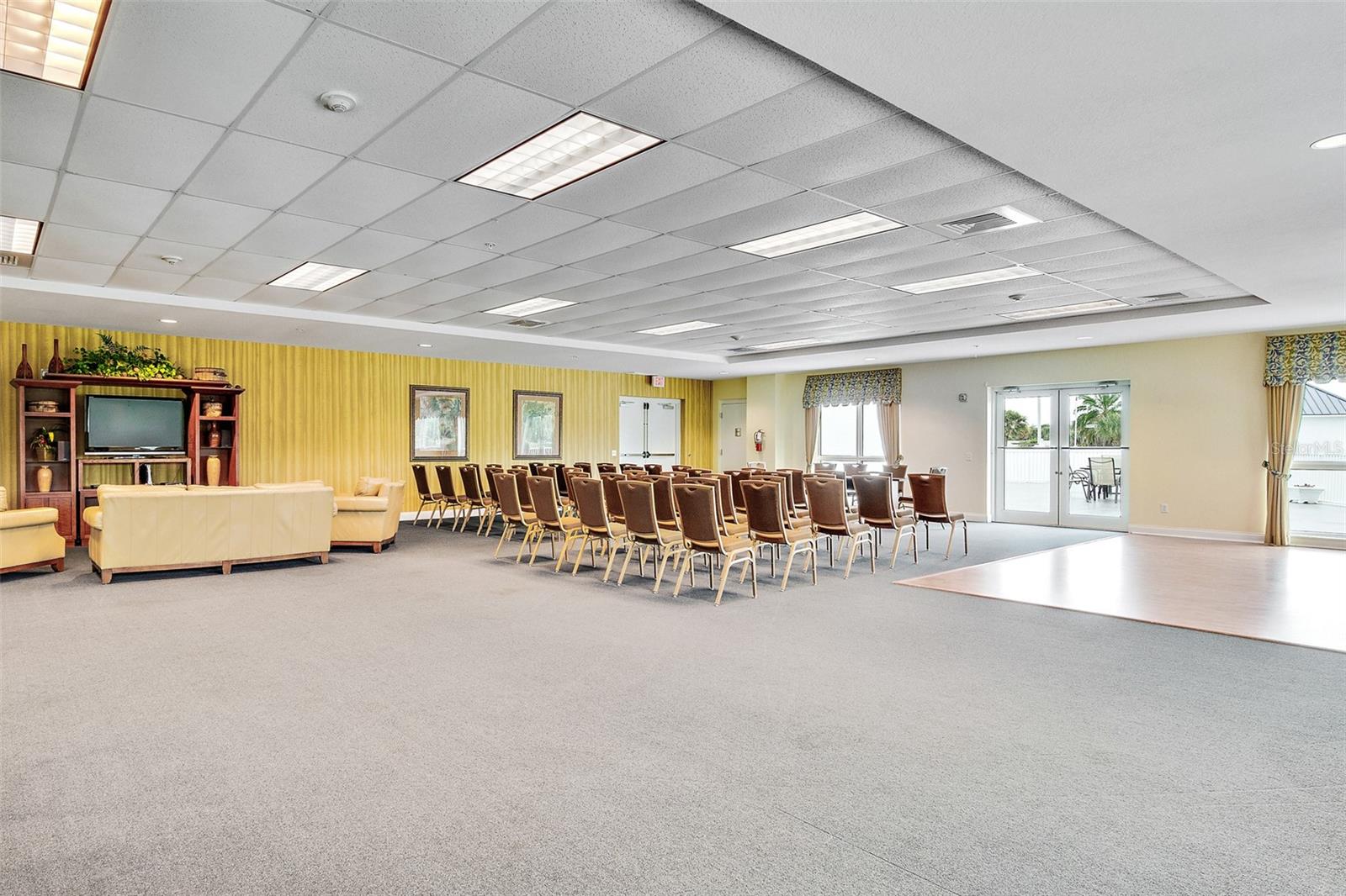 Image 51 of 59 For 2 Oceans West Boulevard 606