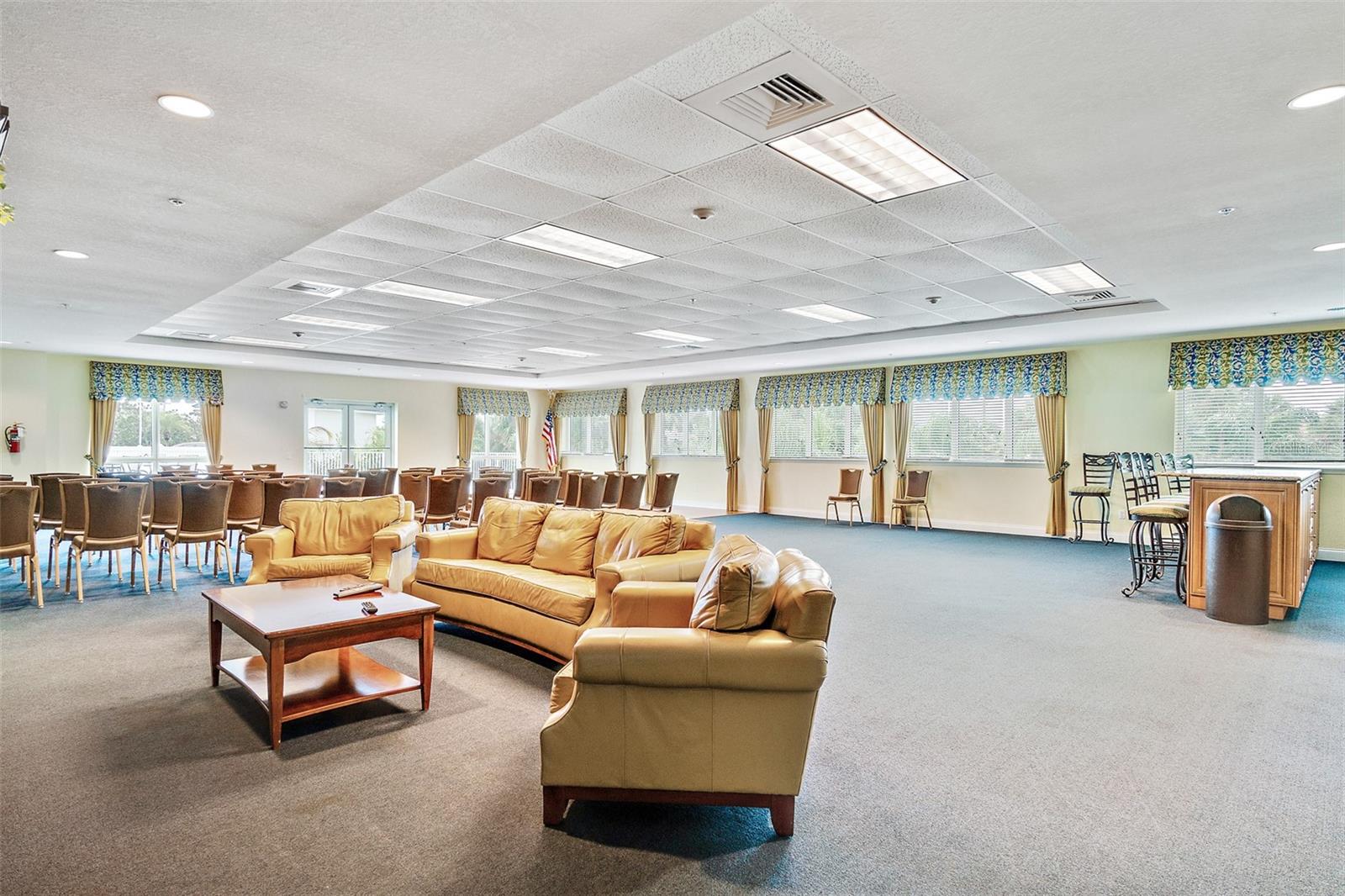 Image 53 of 59 For 2 Oceans West Boulevard 606