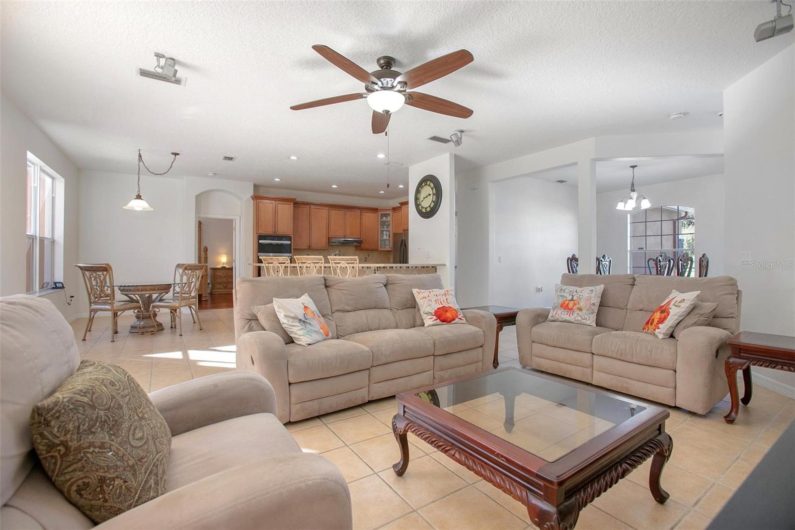 Image 12 of 58 For 334 Crystal Pond Avenue