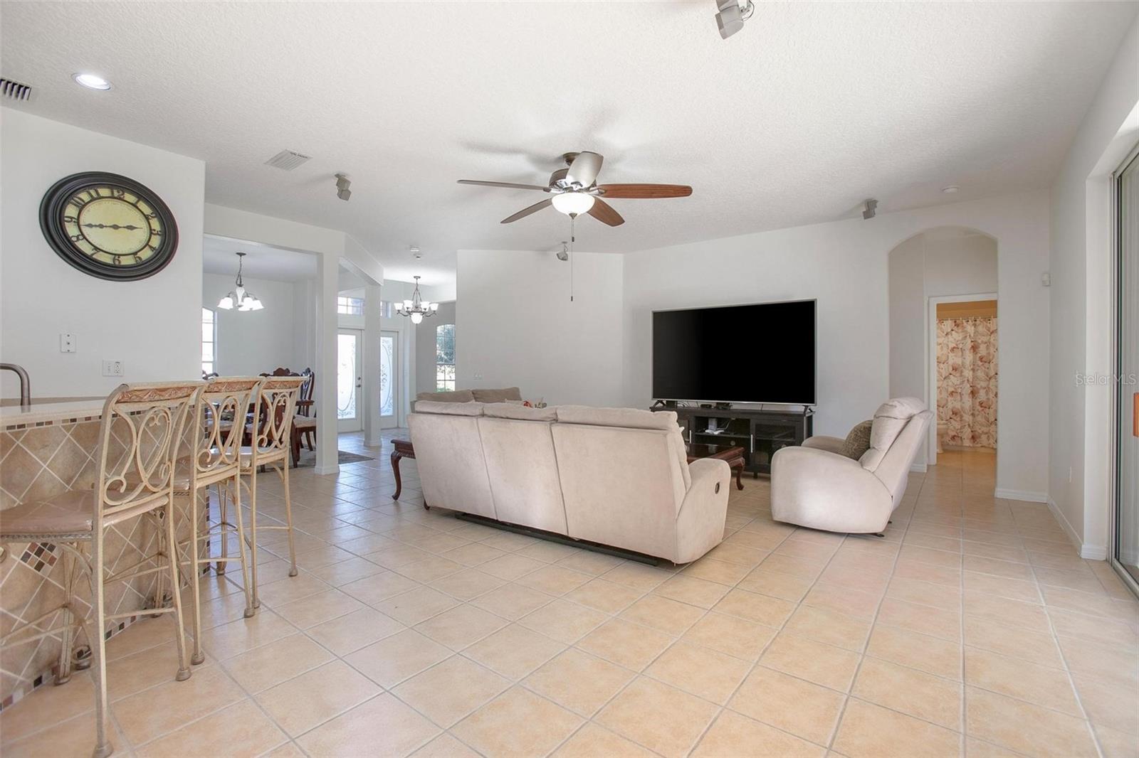 Image 14 of 58 For 334 Crystal Pond Avenue