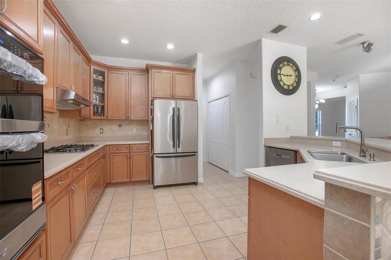 Image 19 of 58 For 334 Crystal Pond Avenue