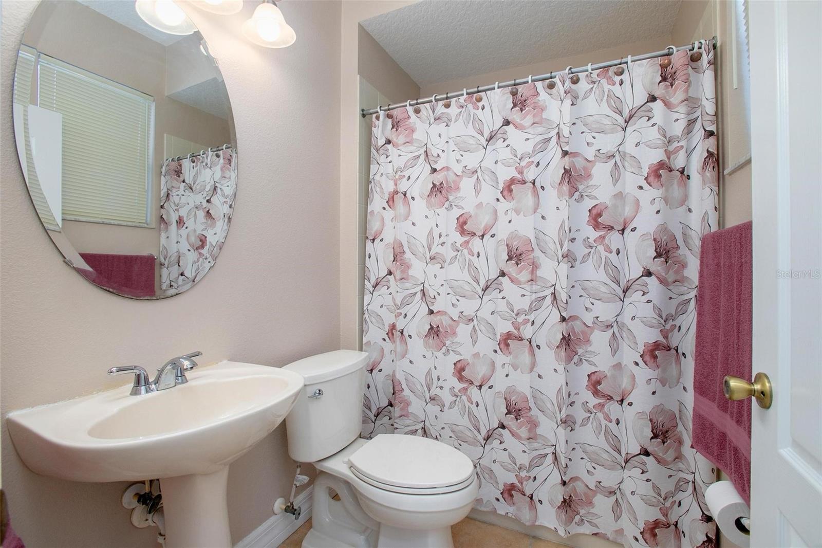 Image 23 of 58 For 334 Crystal Pond Avenue